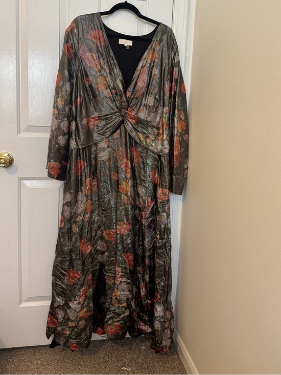 Caballero Dresses & Skirts - Twist-Front Midi Dress in Olive Floral
